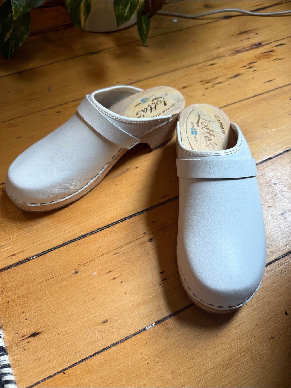 Lotta From Stockholm Light White Leather Slip-On Clogs